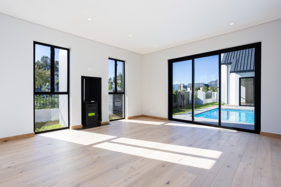 5 Bedroom Property for Sale in Val De Vie Estate Western Cape